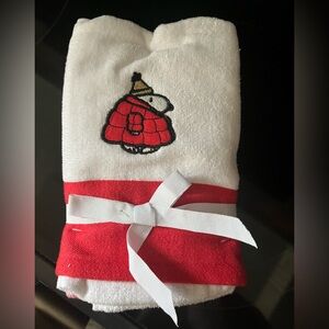 Set of 2 Snoopy hand towels